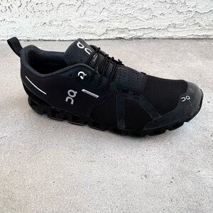 On Running Cloud 5 Mens 11 All Black Waterproof Running Walking Shoes Sneakers